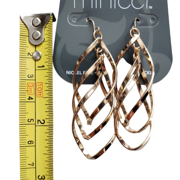 Gold tone earrings - Picture 4 of 4